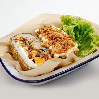 Sushi burger "triple fish"