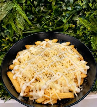 Garlic parmesan fries