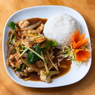 28. Pad Khing Vegetariano