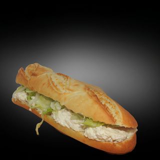 Baguette De Ensalada De Pollo