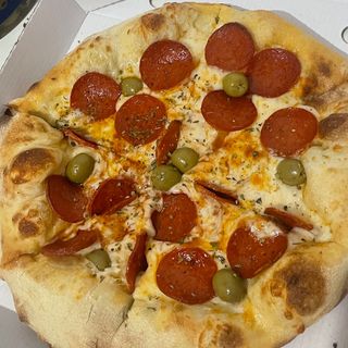 Pizza de Pepperoni Grande