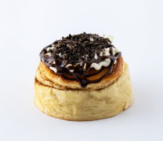 Black Cinnamon Roll (1 Ud.)