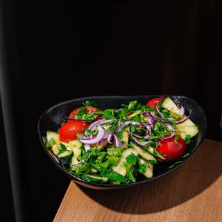 Rosii, castravete si verdeata