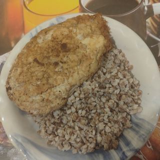 Гречка з відбивною