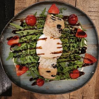 Ensalada con Burrata