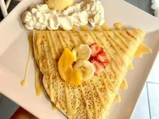 38D. Z dżemem i cukrem pudrem