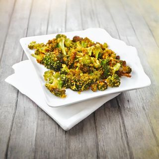 Брокколи в арахисовой панировке