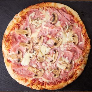 Pizza Prosciutto e Funghi