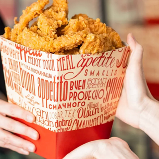 8 tiras de pollo + salsa BBQ