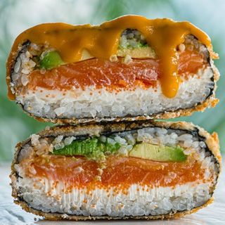 Суши бургер з лососем великий (500г)