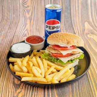 Happy Chicken Burger + pomfrit + Pepsi.