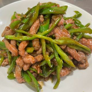 ternera con pimientos verdes