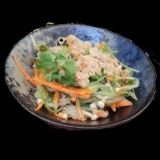 Ensalada de noodles, algas y verduras