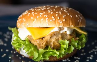 Имперский сэндвич с филе и хэшбрауном