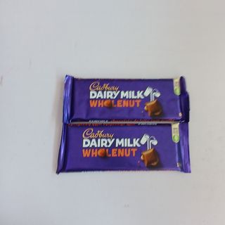 CADBURY  DAIRY MILK 