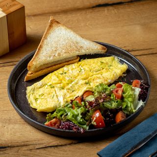 Omelet with ham and cheese