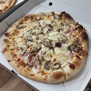 Pizza Caprichosa