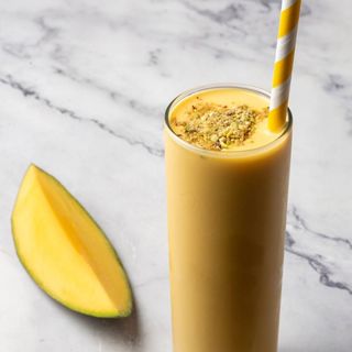 MANGO LASSI
