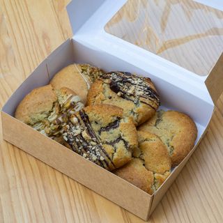 Caja Sutida de Galletas Rellenas