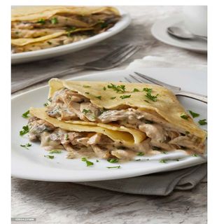 Crepe de Frango com Queijo (Chicken crepe with cheese)