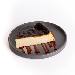 BURNT BASQUE CHEESECAKE 
