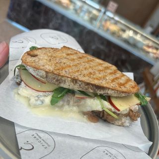 Grilled Cheese " Gongonzola"