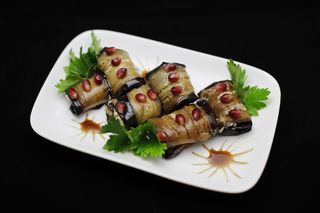 Салат "Рулетики из баклажанов"