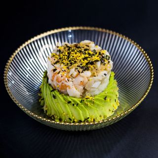 TARTAR DE LUBINA Y GAMBAS