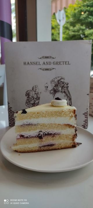 Торта йогурт с вишни (1 парче)