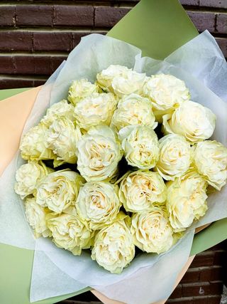 Buchet trandafiri albi