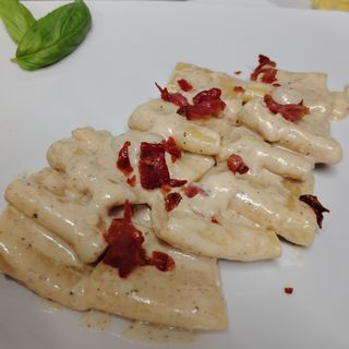 Paccheri Salsa di noci e speck