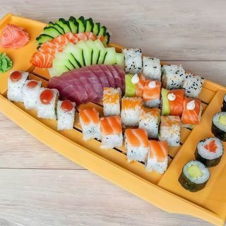 Sushi é sashimi frio ( cold ) 40 peças