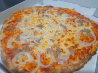 Pizza Tonno