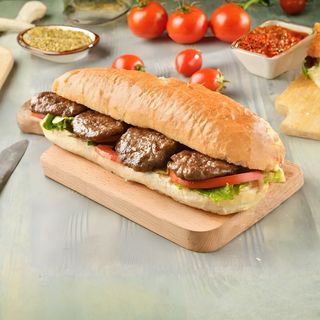 Кюфтета в хлебче тип сандвич. 