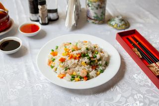 Orez prăjit cu creveți