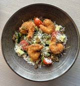 Salata cu creveti pane