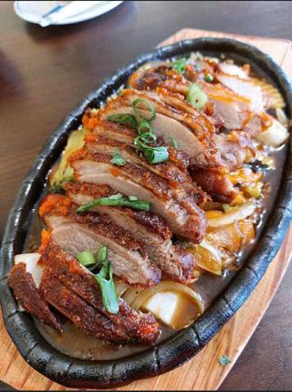 Kaczka SHANG HAI na gorącym półmisku