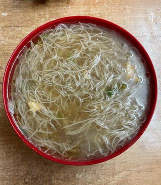 Sopa de fideos chinos