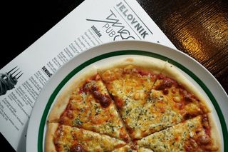 Quattro Formaggi pizza 33cm