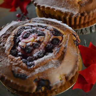 კექსი ალუბლით და ვანილის კრემით