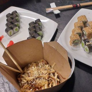 VOK по-домашнему с соусом терияки