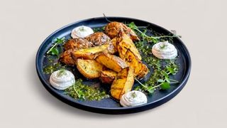 Билкови картофи с мус от сирене