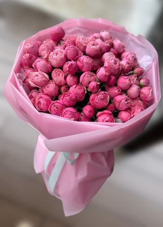 Букет з 19 рожевих кущових троянд