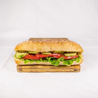 Вегетариански сандвич с домашен хумус