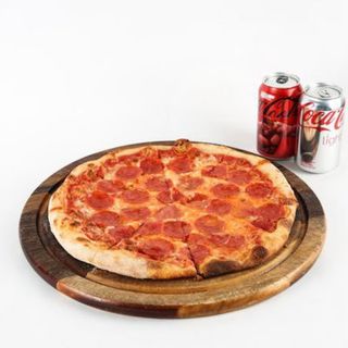 Menú Pizza familiar con 2 bebidas 