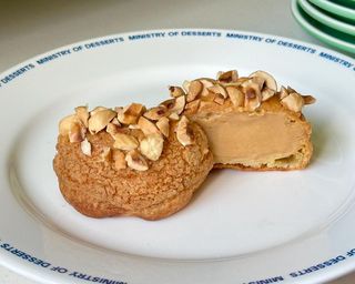 Шу зі згущенкою та заварним кремом (80g)