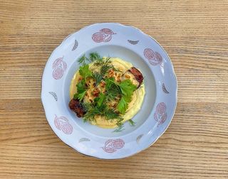 Смажене курча з картопляним пюре