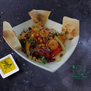 Insalata creveti si avocado cu foccacia homemade 350g