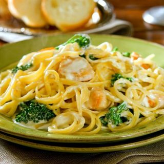 Tagliatele cu piept de pui si brocoli