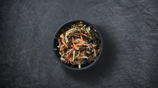 Salata sa povrćem i algama